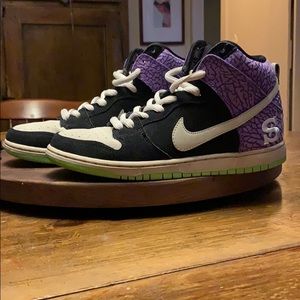 Size 8.5 Nike Dunk High Prm SB “Send Help 2”